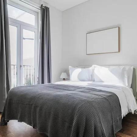 House Family Apartment Damaia